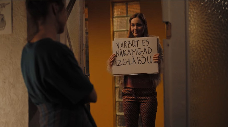 „Asistente”. Tepat blakus