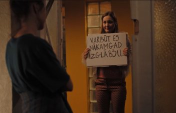 „Asistente”. Tepat blakus
