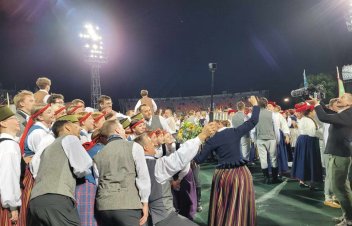 „Vairāk kā deja”. Lodziņš uz Latviju Kanādā