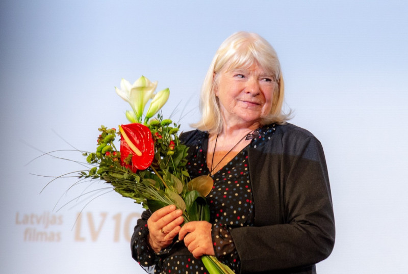 Roze Stiebra (1942–2024). Turēties pie īstuma