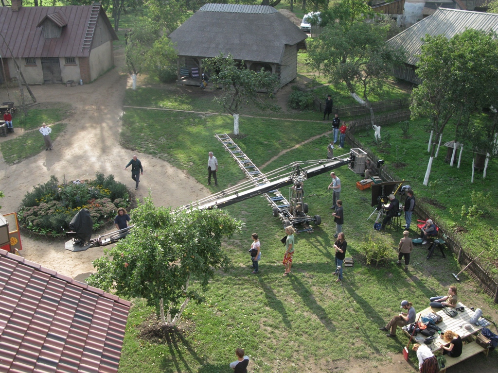 Filmas "Rūdolfa mantojums" (2010) uzņemšana, saimnieka Rūdolfa Rūdupa māju virsskats