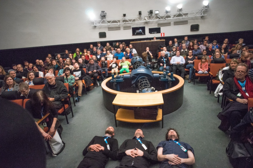 Filmas "The Secret World of Moths" seanss planetārijā. Foto Emilia Anundi