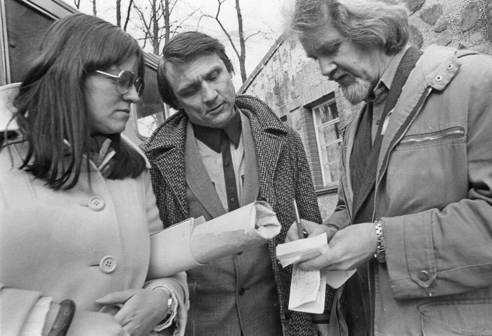 1981. gads, Laima Žurgina, Agris Redovičs un Ansis Epners Baltijas dokumentālistu saietā Talsos. Foto no LNA VKFFDA