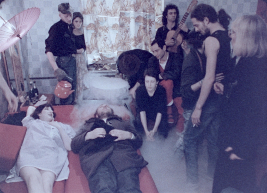 Kadrs no filmas "Astēniskais sindroms" (1990)