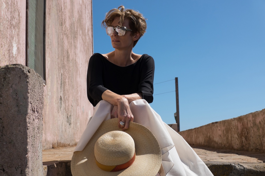 Kadrs no filmas "Saules apžilbinātie / A Bigger Splash"