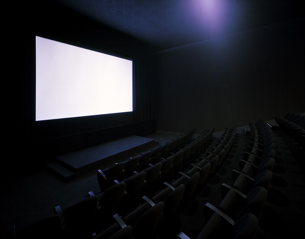 Austrijas Kino muzeja 25. jubilejas gadā (1989 rudenī) tika atklāta kinozāle, kas veidota pēc muzeja līdzdibinātāja Petera Kubelkas koncepta „Invisible Cinema” – kinozāles dizaina pamatprincips ir „melns uz melna”, lai skatītājam pilnīgi nekas netraucētu skatīties filmu. Foto: Austrian Film Museum / Bruno Klomfar
