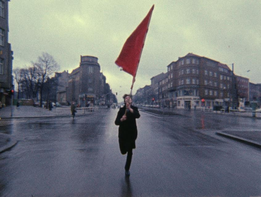 © DOK Leipzig 2024 / „Farbtest. Die rote Fahne” (1968, Gerd Conradt)