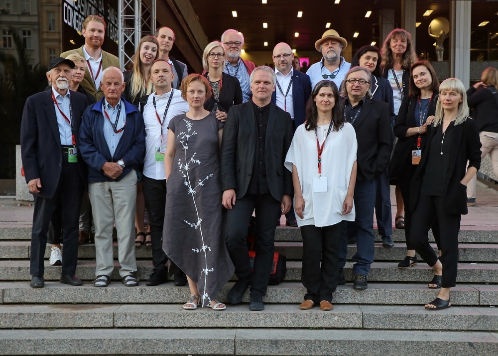 Baltijas delegācija Karlovi Varu festivālā - filmu autori, varoņi un līdzjutēji. Foto: Agnese Zeltiņa