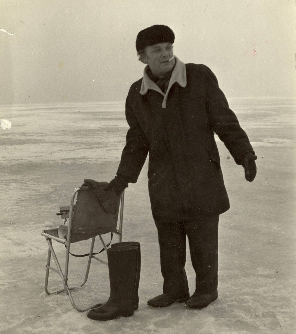 Gunārs Piesis, uzņemot filmu "Nāves ēnā" (1971). Foto: Jānis Pilskalns, no Rīgas Kino muzeja arhīva