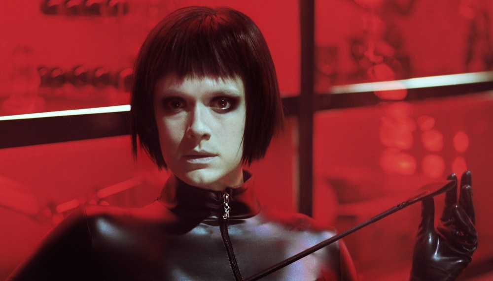 Kadrs no filmas "Suņi nevalkā bikses"