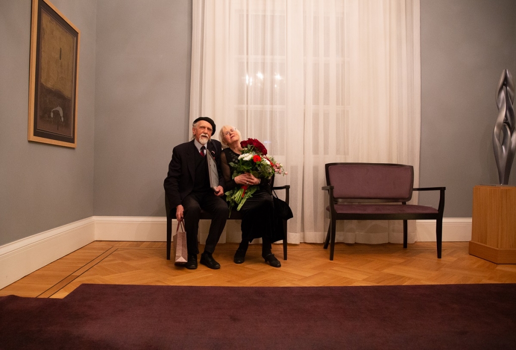 Ivars un Maija 2018. gada novembrī, kad Ivars Seleckis saņēma Ministru kabineta balvu "par ieguldījumu Latvijas kinomākslā, izciliem starptautiskiem sasniegumiem un joprojām aktīvu darbību arī šodienas Latvijas filmu nozarē". Foto: Agnese Zeltiņa