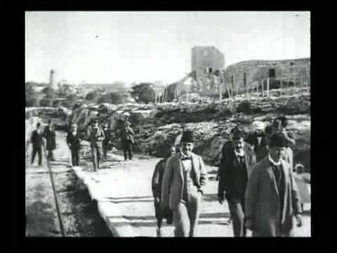 Kadrs no brāļu Lumjēru filmas "Aizbraukšana no Jeruzalemes ar vilcienu" (1897)
