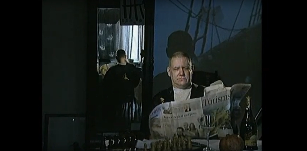 Kadrs no Ilonas Brūveres filmas "Sirreālisma gultā. Sukuts" (2007)