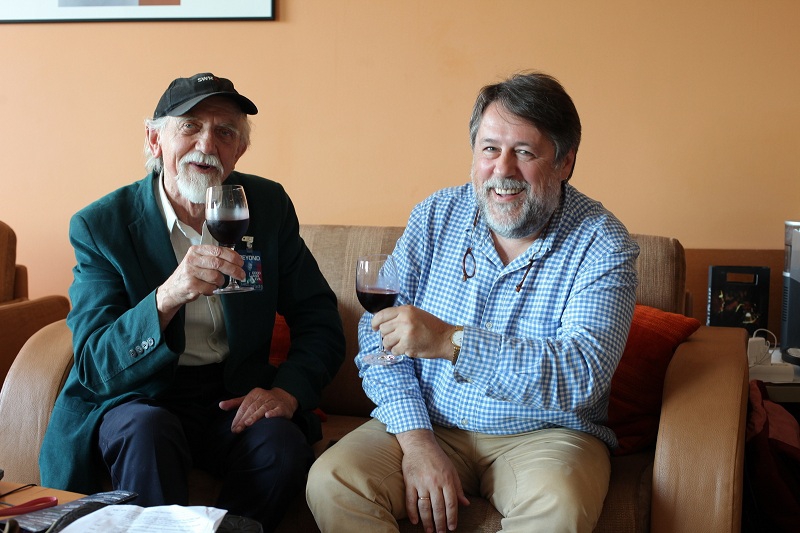 Dokumentālā kino režisori Ivars Seleckis (no kreisās) un Vitālijs Manskis