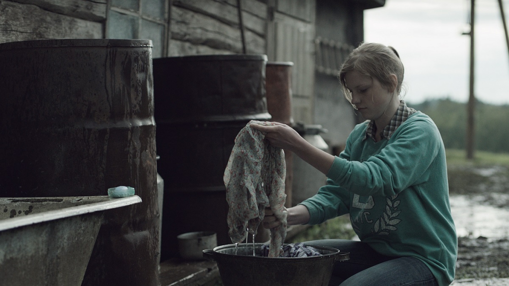 Elīna Vaska Rajas lomā filmā "Es esmu šeit"