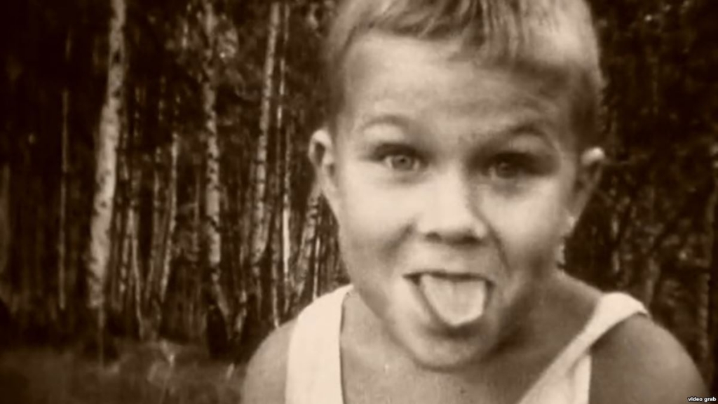 Kadrs no Vitālija Manska filmas "Privātās hronikas. Monologs" (1999)