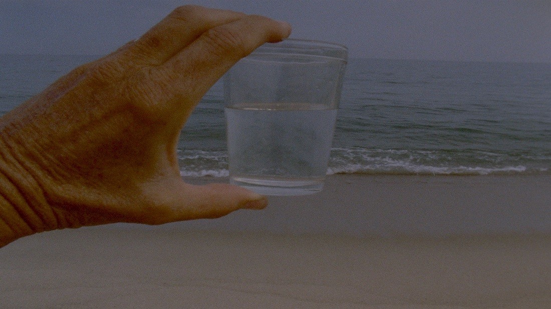 Kadrs no filmas "A Month of Single Frames (2019, Barbara Hammer). © Lynne Sachs, Verleih der Internationalen Kurzfilmtage Oberhausen, plašāks komentārs - raksta noslēgumā.