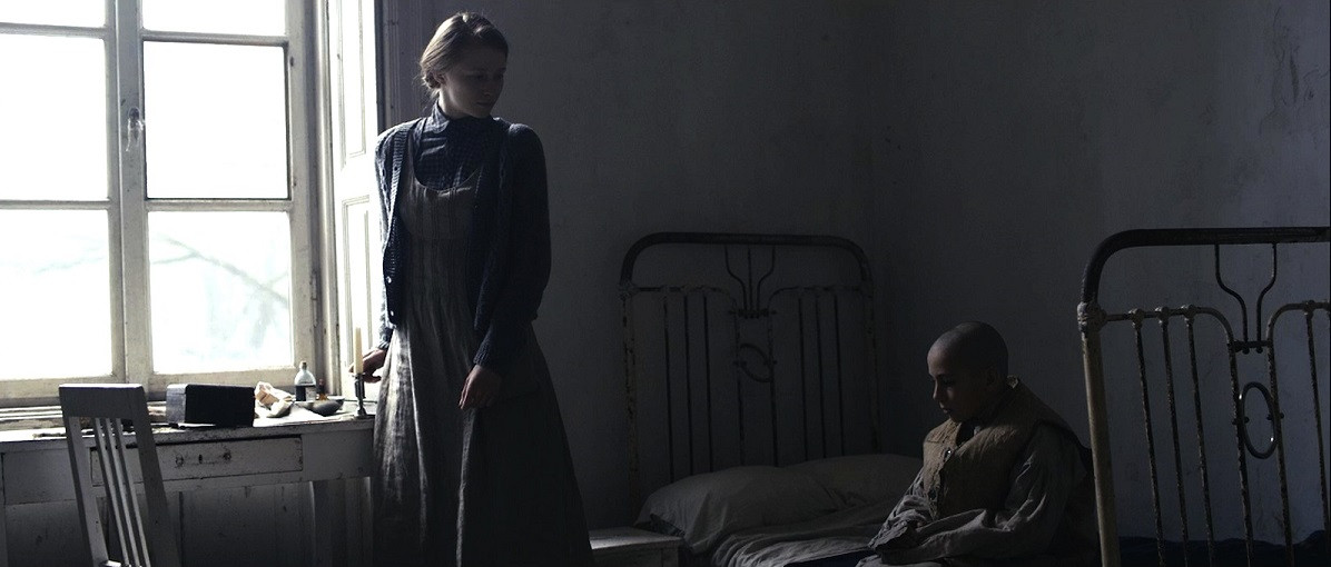 Agnese Budovska, tolaik Cīrule, filmā "Pelnu sanatorija" (2016)