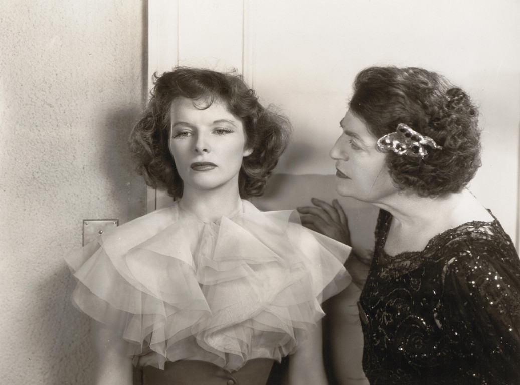 Kadrs no filmas "Darbinieku ieeja / Stage Door" (1937)