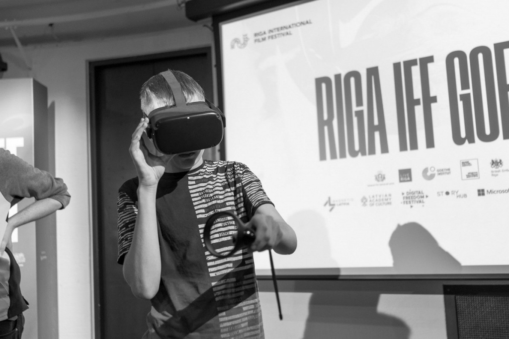 Arī Rīgas starptautiskais festivāls "Riga IFF" izmēģina virtuālās realitātes robežas, rīkojot hakatonu "Riga IFF goes VR"