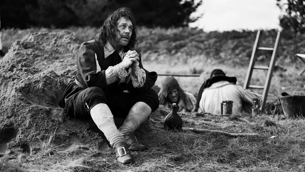 Rīzs Šērsmits filmā "A Field in England"