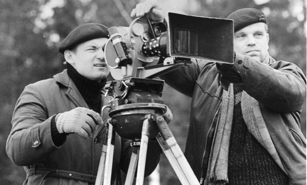 Ilggadīgais tandēms pie kameras - operators inscenētājs Miks Zvirbulis un otrais operators Modris Resnais, saukts Šūrs. Filma "Klāvs - Mārtiņa dēls" (1970), foto: Guntis Grunte