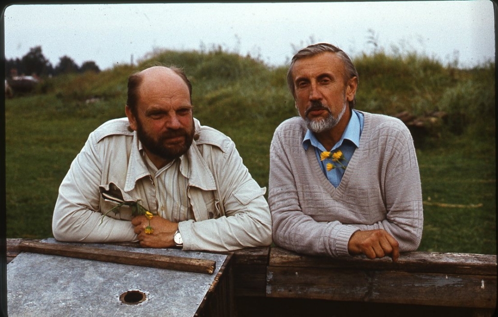 Divi operatori, strādājot pie Pētera Krilova filmas "Sižeta pagrieziens" (1988) - Šūrs un Heinrihs Pilipsons