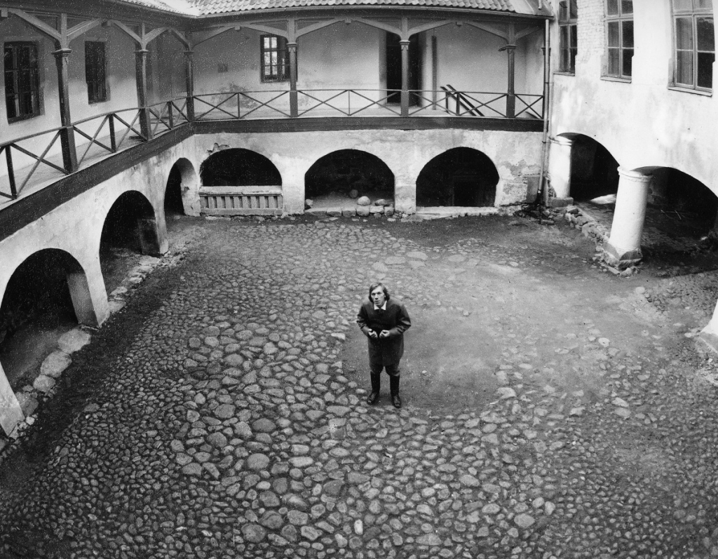 Kadrs no filmas "Dzīvīte" (1989)