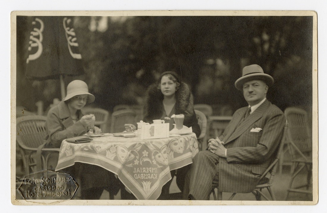 Tatjana, Marija un Vasilijs Jemeļjanovi ap 1932. gadu. Foto no LKA Rīgas Kino muzeja krājuma