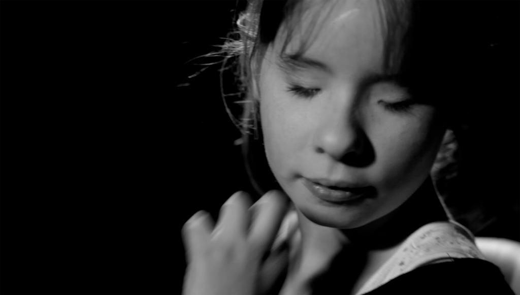 Kadrs no filmas "Sadzirdēt / Hearsay" (2014)