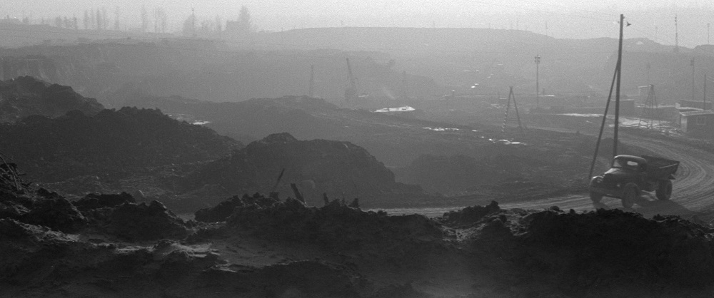 Kadrs no Ulda Brauna dokumentālās īsfilmas "Sākums" (1961)
