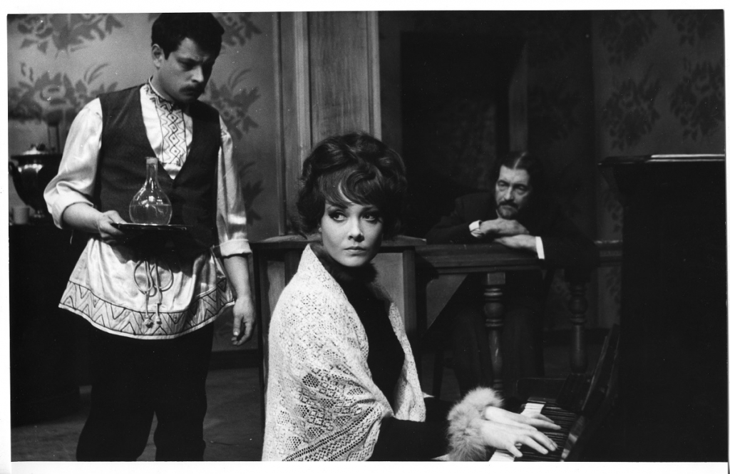 Astrīda Kairiša (Irina) filmā "Šauj manā vietā!" (1970). Foto: Nikolajs Jansons, no Rīgas KIno muzeja krājuma