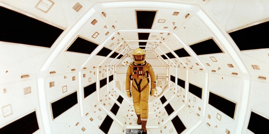 Kadrs no Stenlija Kubrika filmas "2001: Kosmiskā odiseja / 2001: A Space Odyssey" (1968)