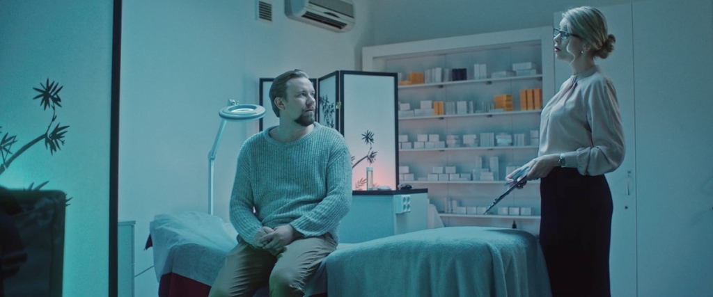 Nauris Brikmanis un Anna Lieckalniņa filmā "Jaungada taksometrs 2"