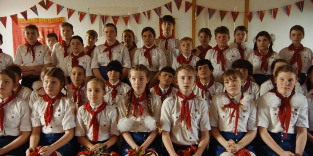 Kadrs no filmas "Bāreņu nams / Parwareshghah"