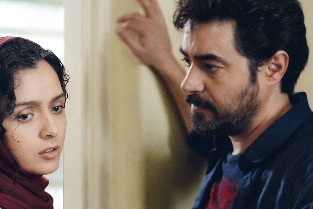 Tarane Alidosti (Rana) un Šahabs Hoseini (Emads) filmā "Komivojažieris"