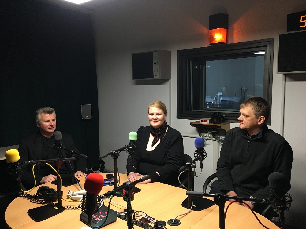 Latvijas Radio studijā - Dāvis Sīmanis, Lolita Tomsone un Andrejs Rudzāts
