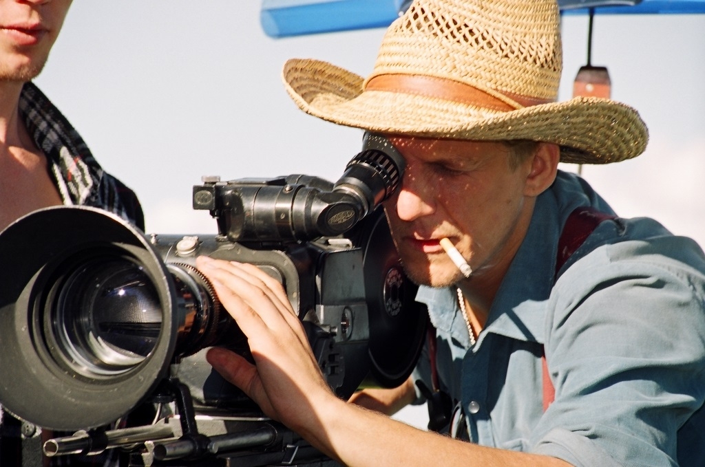 Artūrs Skrastiņš filmā "Vecās pagastmāijas mistērija" (2001)