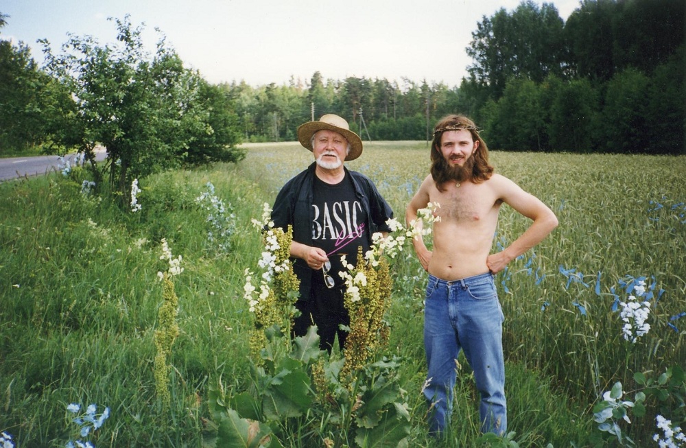 Jānis Streičs un Renārs Kaupers, uzņemot filmu "Vecās pagastmājas mistērija". Foto: Ieva Romanova