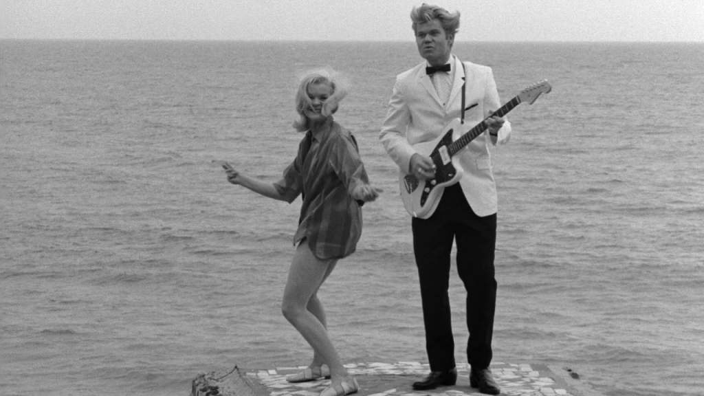 Kadrs no filmas "Wild Guitar" (1962)