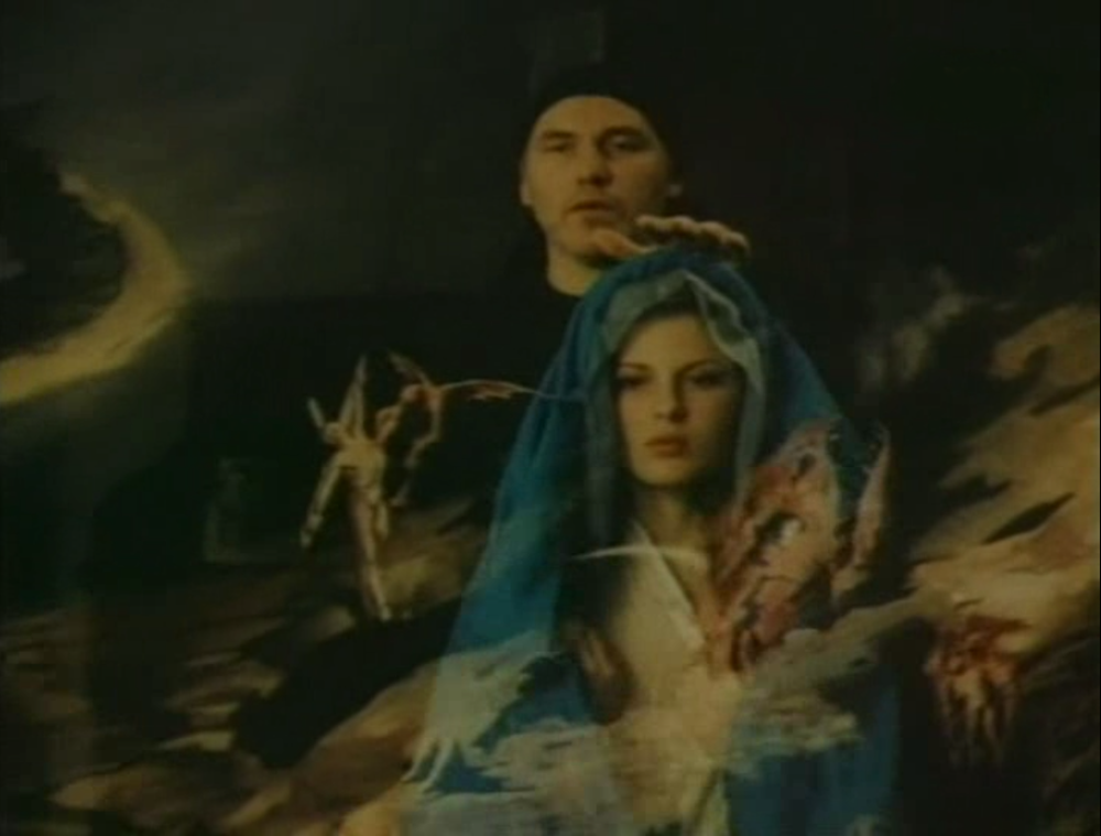 Kadrs no filmas "Zirneklis"(1991)